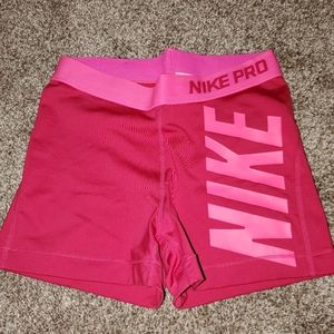 Nike pro pink